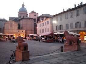 Piazza San Prospero, Reggio Emilia.jpg
