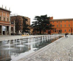 Piazza della Vittoria Reggio Emilia.jpg